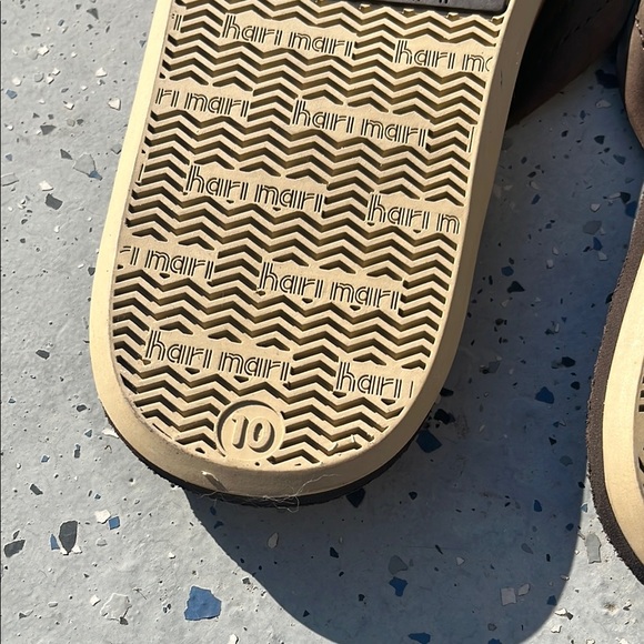 NWOT! hari mari Men’s Fields Brown Leather Flip Flops Sandals - Picture 9 of 11
